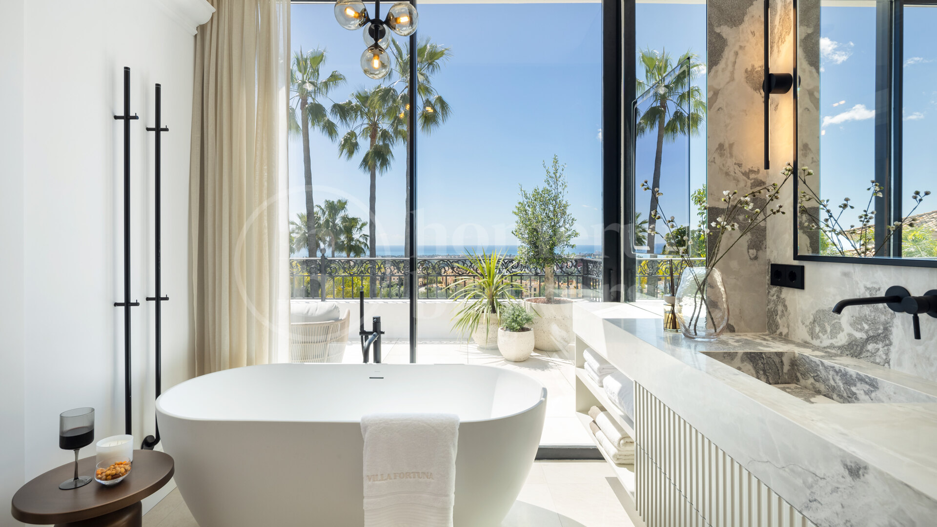 Discover Villa Fortuna, a stunningly renovated luxury villa situated in the prestigious gated community — photo 8